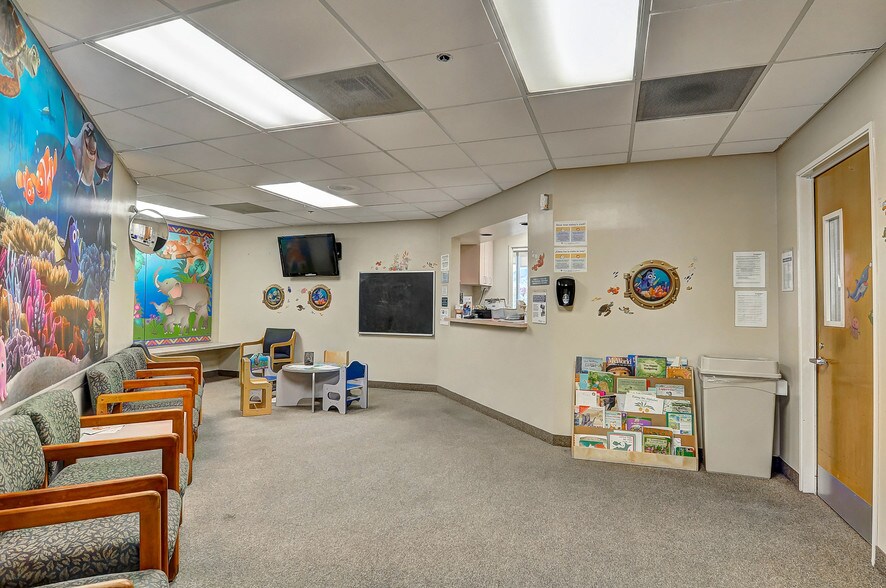 More Photos Of 17909 Soledad Canyon Rd, Santa Clarita Medical For Lease