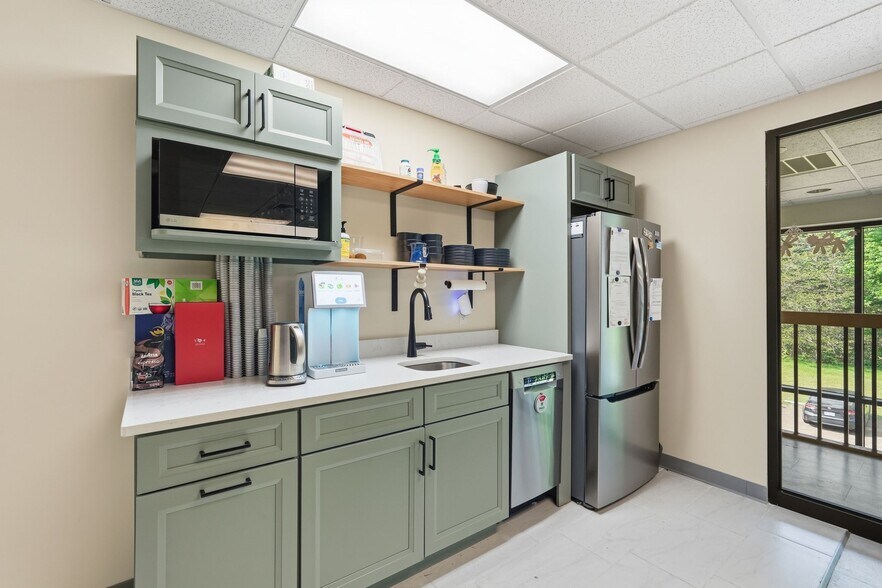 More Photos Of 665 Amherst Rd, Sunderland Research And Development For Sale