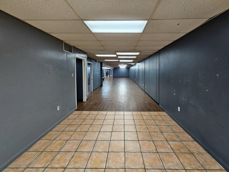 More Photos Of 209 S Leggett Dr, Abilene Office For Sale