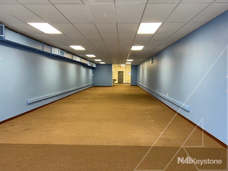 More Photos Of 3100 St Lawrence Ave, Reading Unknown For Lease