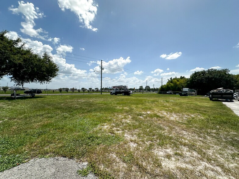 More Photos Of 3231 Drane Field Rd, Lakeland Industrial For Lease