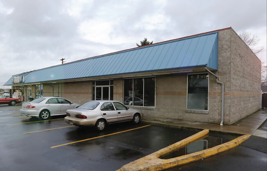 190 N 3rd St, Harrisburg, OR 97446 Retail For Lease