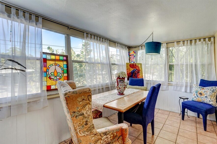 More Photos Of 1064 Broadway, Dunedin Hotel For Sale