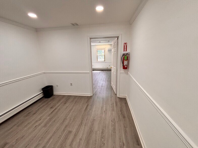More Photos Of 742 Bergen Blvd, Ridgefield Loft Creative Space For Lease