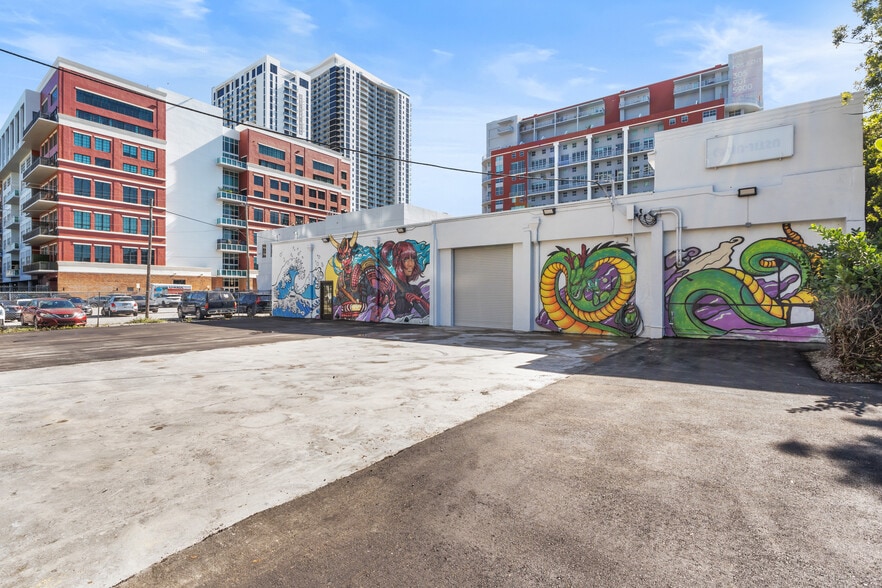 More Photos Of 1731 N Miami Ave, Miami General Retail For Lease