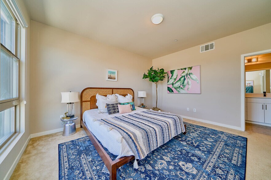 More Photos Of 801 S Anaheim Blvd, Anaheim General Retail For Sale