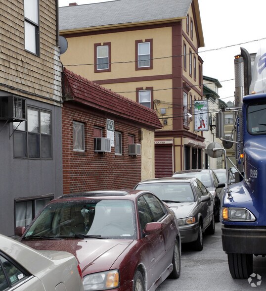 More Photos Of 146 Acorn St, Providence Freestanding For Sale