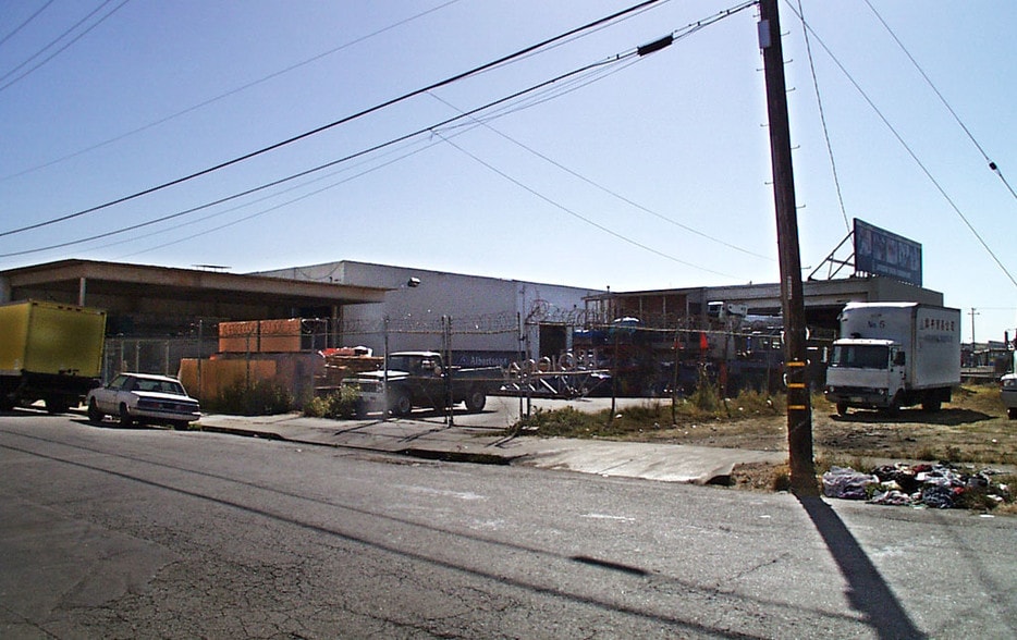 More Photos Of 1021-1039 45th Ave, Oakland Warehouse For Lease