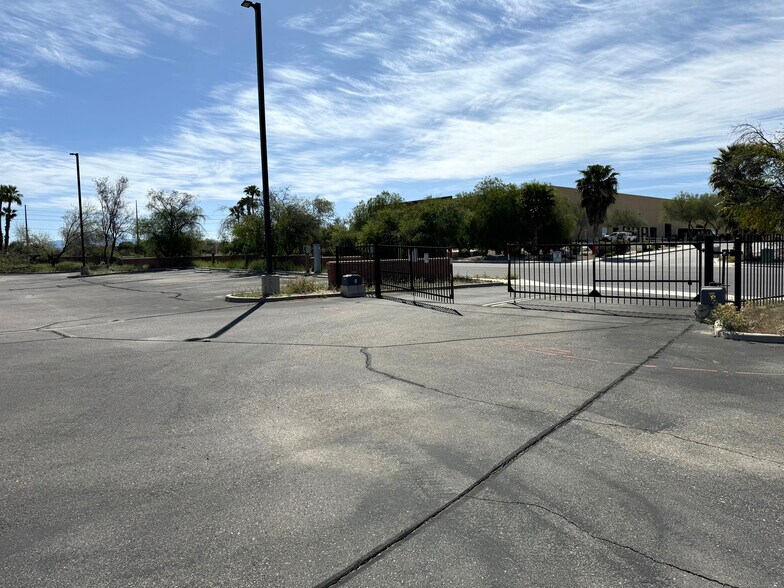 More Photos Of 3761 E Tennessee St, Tucson Warehouse For Lease