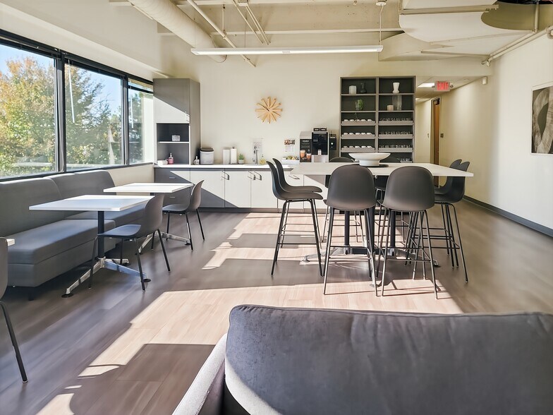 More Photos Of 10150 W National Ave, West Allis Coworking Space