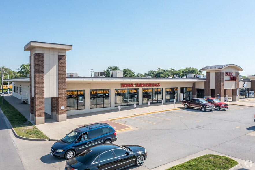 More Photos Of 100 E Euclid Ave, Des Moines Unknown For Lease