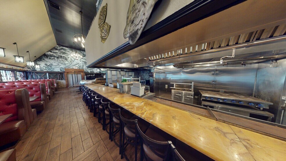 More Photos Of 5800 34th St N, Saint Petersburg Restaurant For Sale