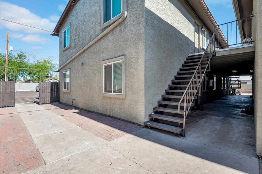 More Photos Of 2234 W Hazelwood St, Phoenix Apartments For Sale