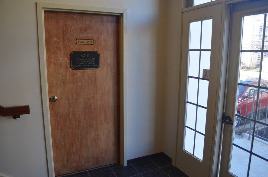 More Photos Of 3923 Blenheim Blvd, Fairfax Medical For Sale