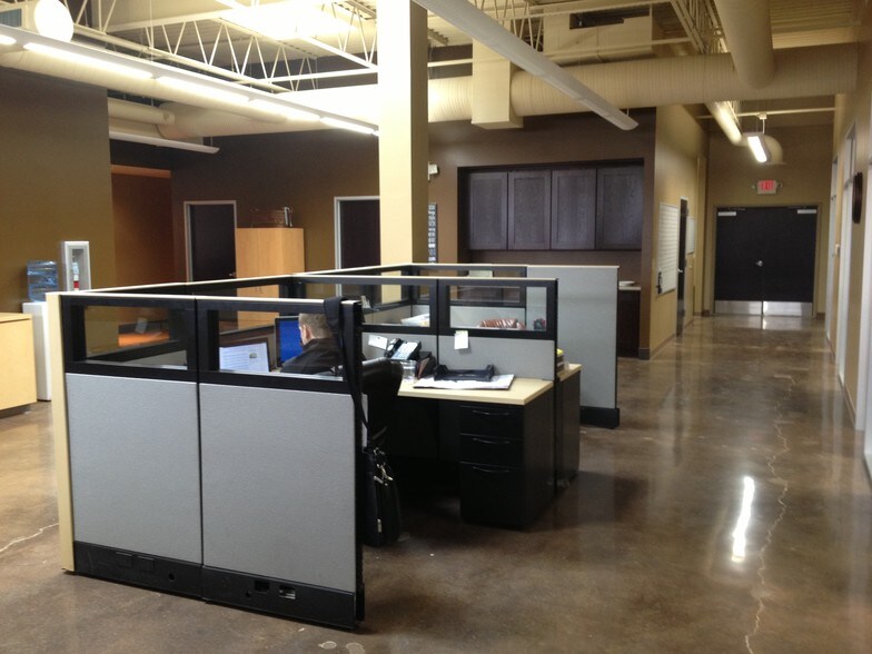 More Photos Of 781 Rudder Rd, Fenton Light Manufacturing For Lease