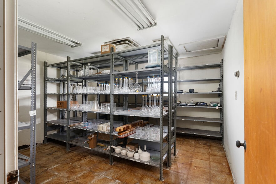 More Photos Of 112 Old Mill Rd, Cartersville Research And Development For Sale