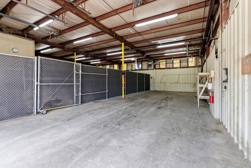 More Photos Of 709 Freedom Dr, Raleigh Flex For Lease