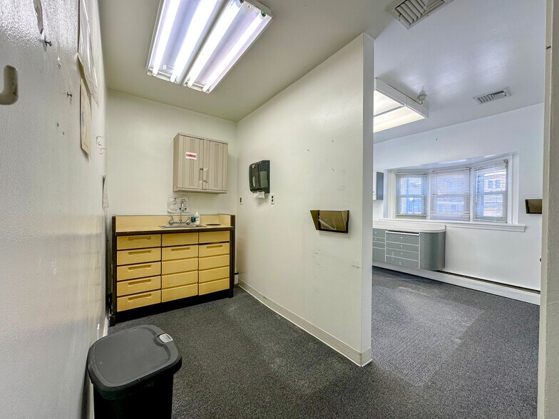 More Photos Of 1201 Easton Rd, Roslyn Medical For Lease