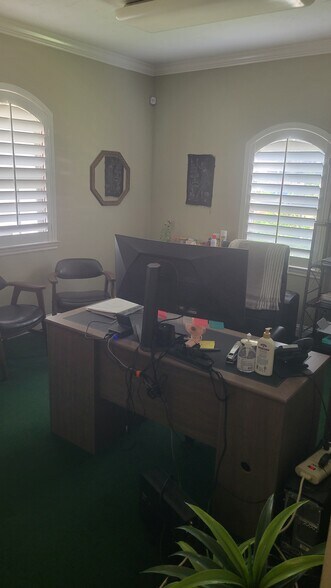 More Photos Of 801 Morton St, Richmond Office For Sale