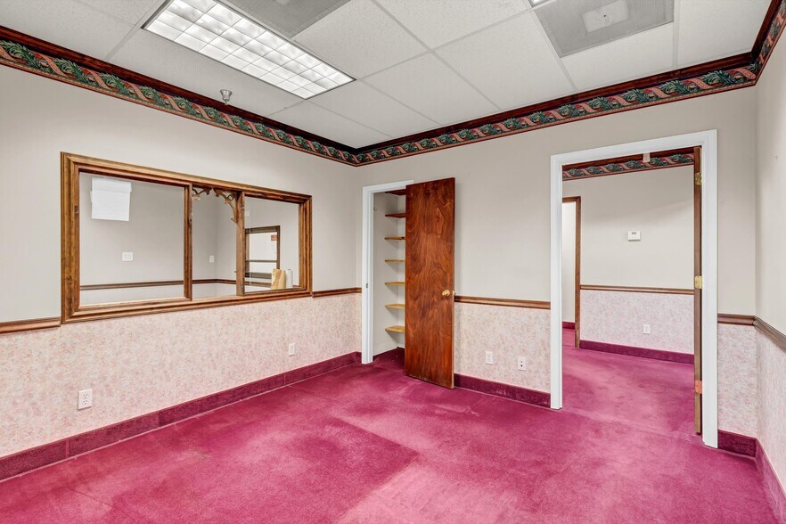 More Photos Of 6714-6716 Central Avenue Pike, Knoxville Office For Lease