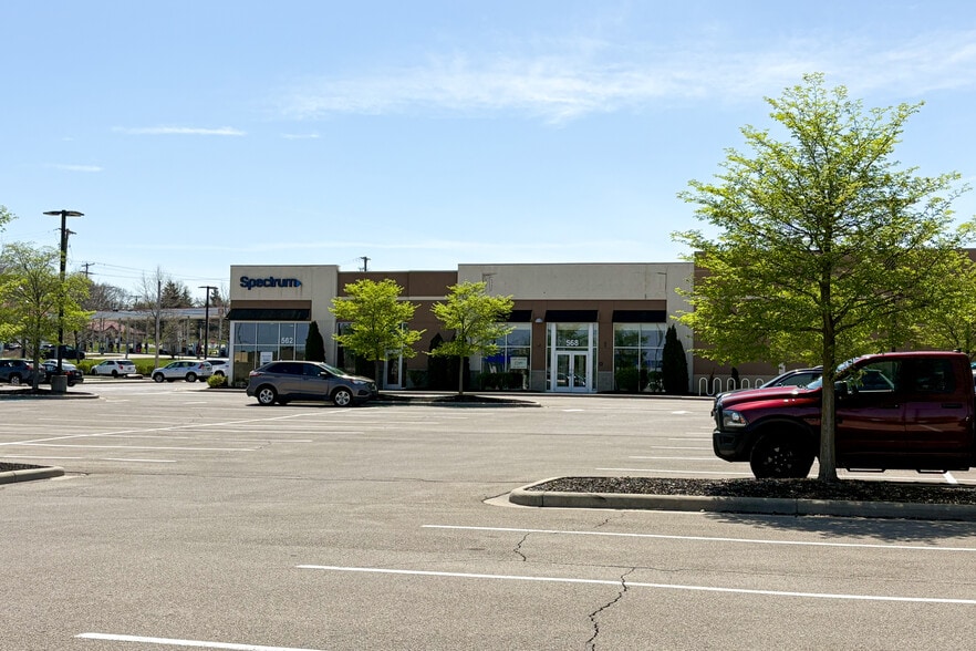 More Photos Of 550-568 S Hermitage Rd, Hermitage Storefront For Lease