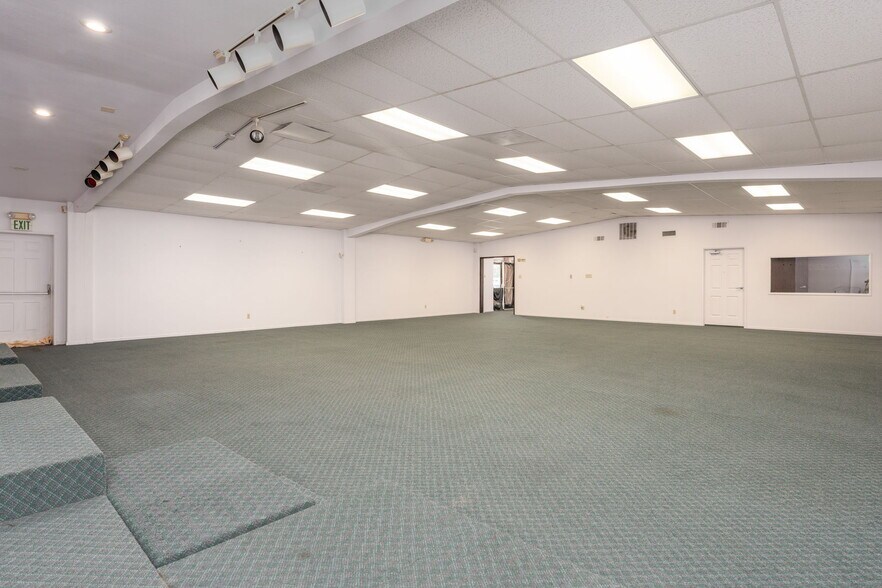 More Photos Of 1312 Robertson Blvd, Chowchilla Religious Facility For Sale
