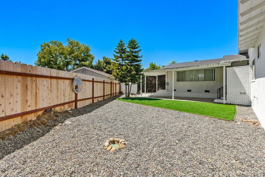 More Photos Of 5590 Shasta Ln, La Mesa Apartments For Sale
