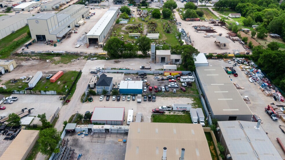 More Photos Of 6456 Cunningham Rd, Houston Industrial For Lease