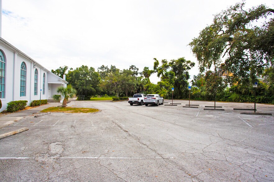 More Photos Of 1310 22nd Ave S, Saint Petersburg Religious Facility For Sale