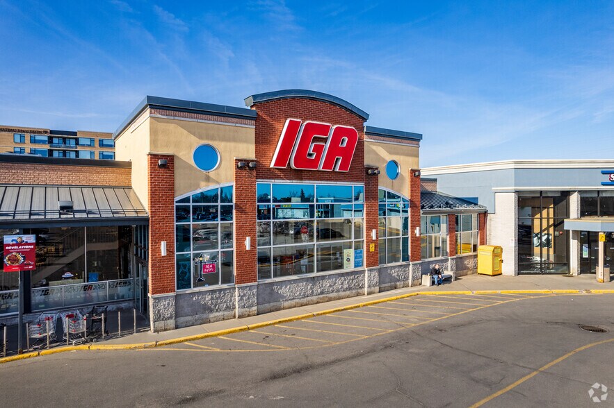 More Photos Of 7001-7155 Ch de la Côte-Saint-Luc, Montréal General Retail For Lease