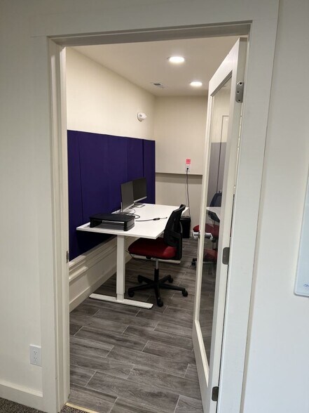 More Photos Of 1570 Boston Post Rd, Guilford Office For Lease
