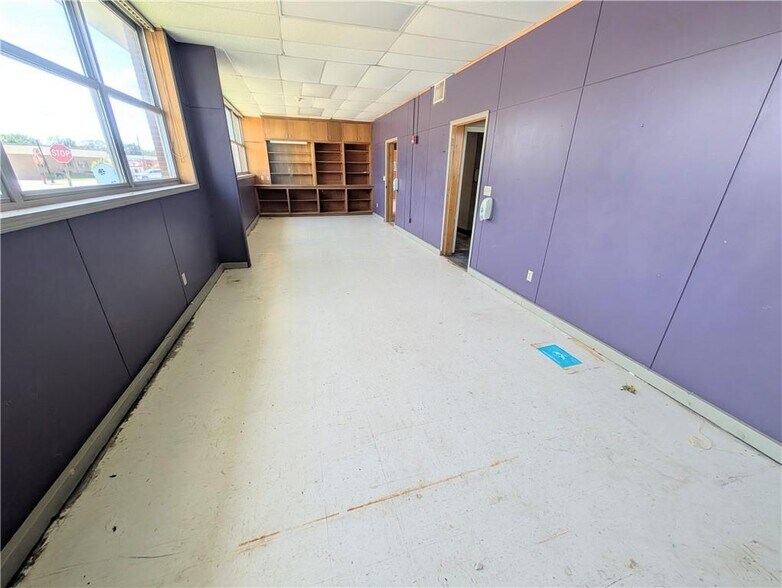 More Photos Of 910 New York St, Humboldt Freestanding For Sale