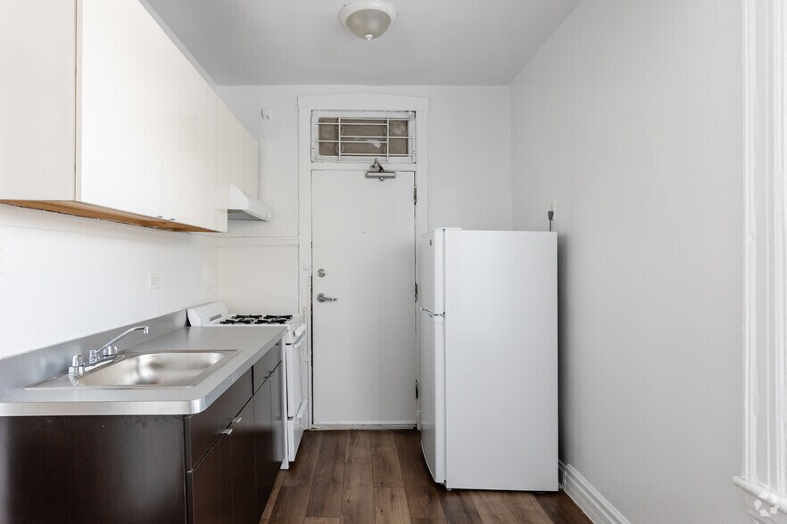 More Photos Of 632-644 W Addison St, Chicago Apartments For Lease