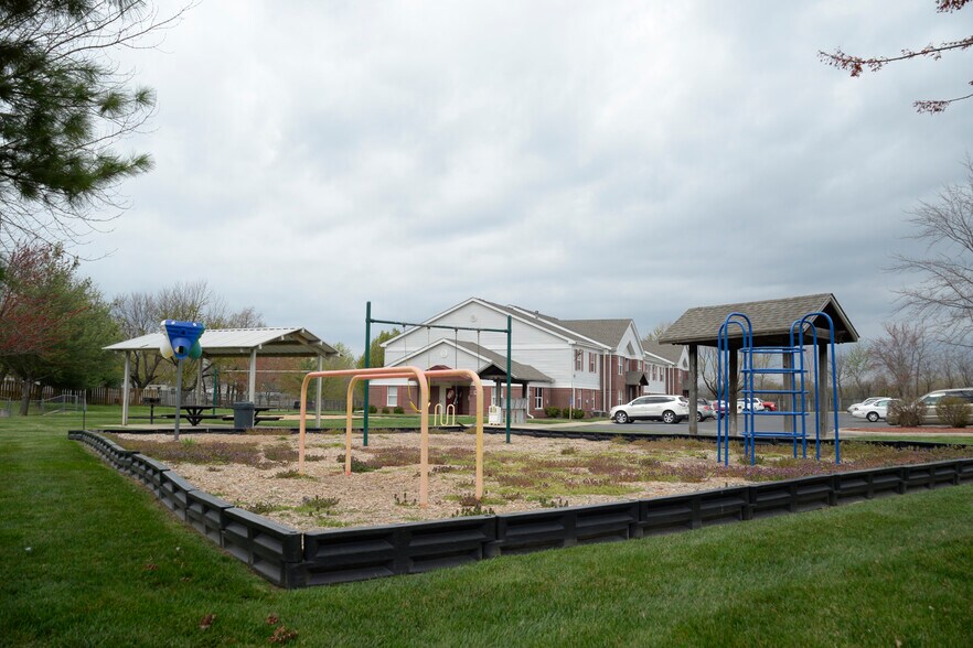 More Photos Of 1031 Ivey Ln, Lebanon Apartments For Sale