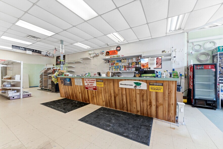 More Photos Of 534 Virginia Ave, Fairmont Freestanding For Sale