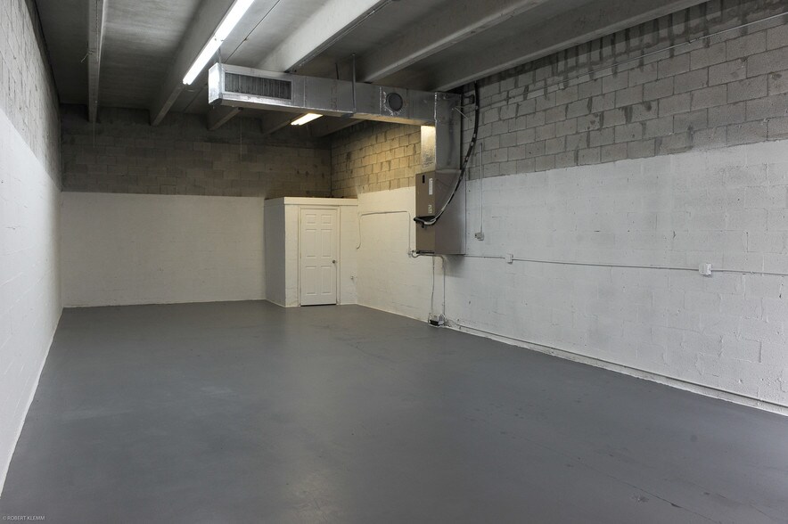 More Photos Of 9807-9808 NW 80th Ave, Hialeah Warehouse For Lease