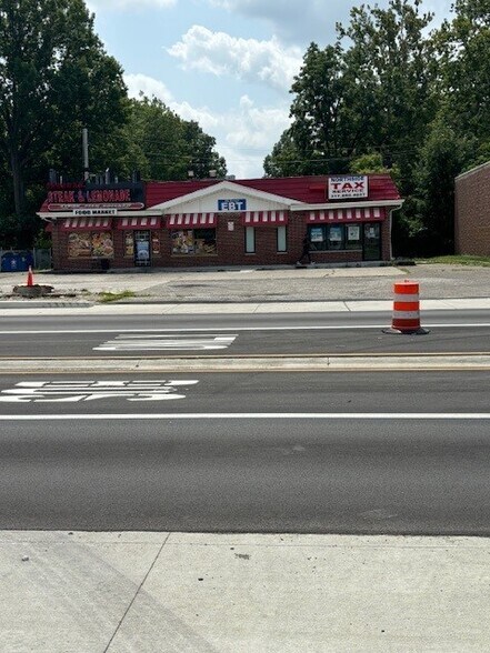 Primary Photo Of 3637 E 38th St, Indianapolis Auto Repair For Sale