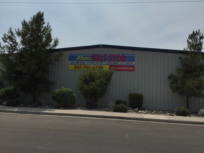 More Photos Of 1831 Golden State Ave, Bakersfield Self Storage For Lease