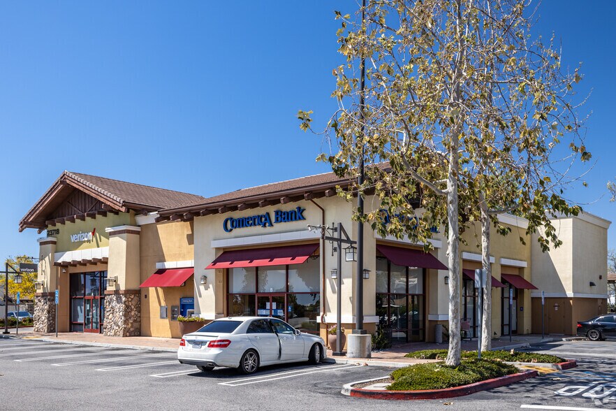 More Photos Of 23602-23624 El Toro Rd, Lake Forest General Retail For Lease