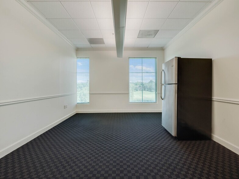 More Photos Of 1500 Park Center Dr, Orlando Office For Lease