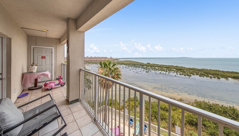 More Photos Of 901 Padre Blvd, South Padre Island Hotel For Sale