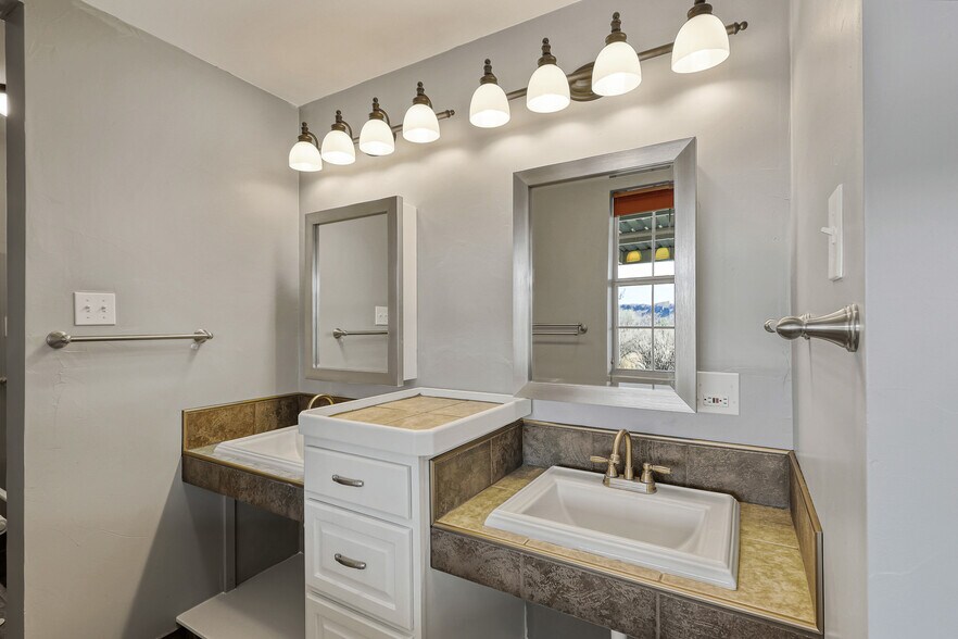 More Photos Of 301 E Calvary Rd, Fort Davis Specialty For Sale