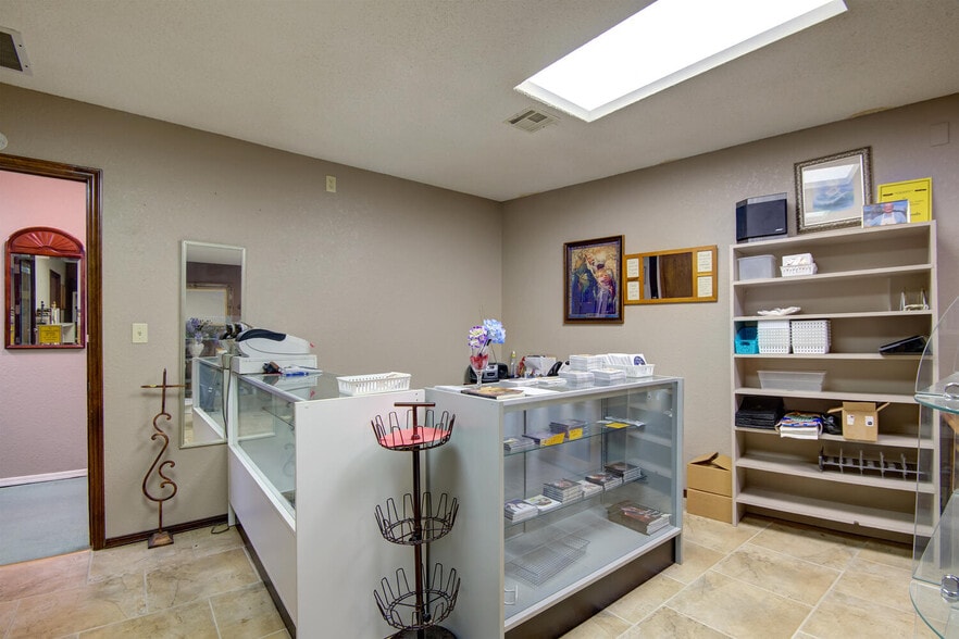 More Photos Of 2833 W Main St, Jenks Religious Facility For Sale