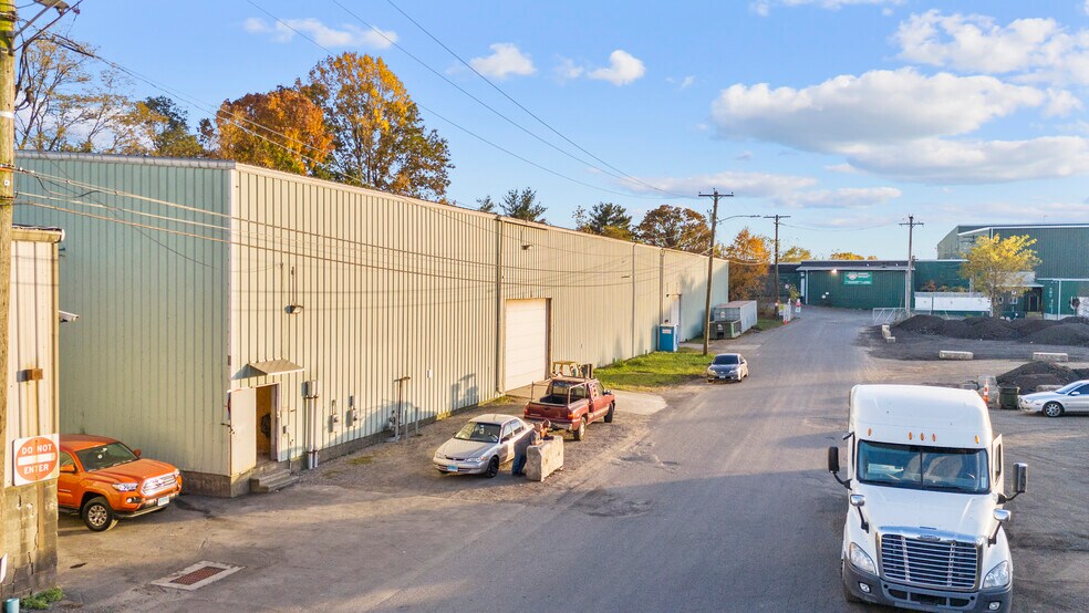 More Photos Of 40 Oliver Ter, Shelton Warehouse For Lease