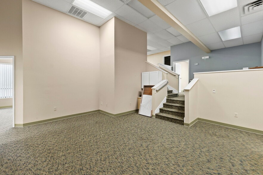 More Photos Of 900 SE Ocean Blvd, Stuart Medical For Sale