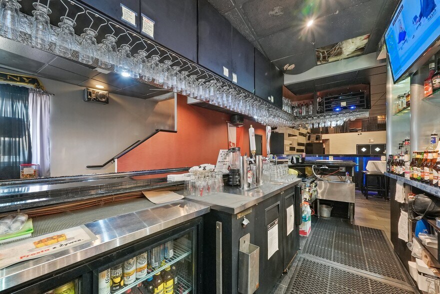 More Photos Of 5772 S Archer Ave, Chicago General Retail For Sale