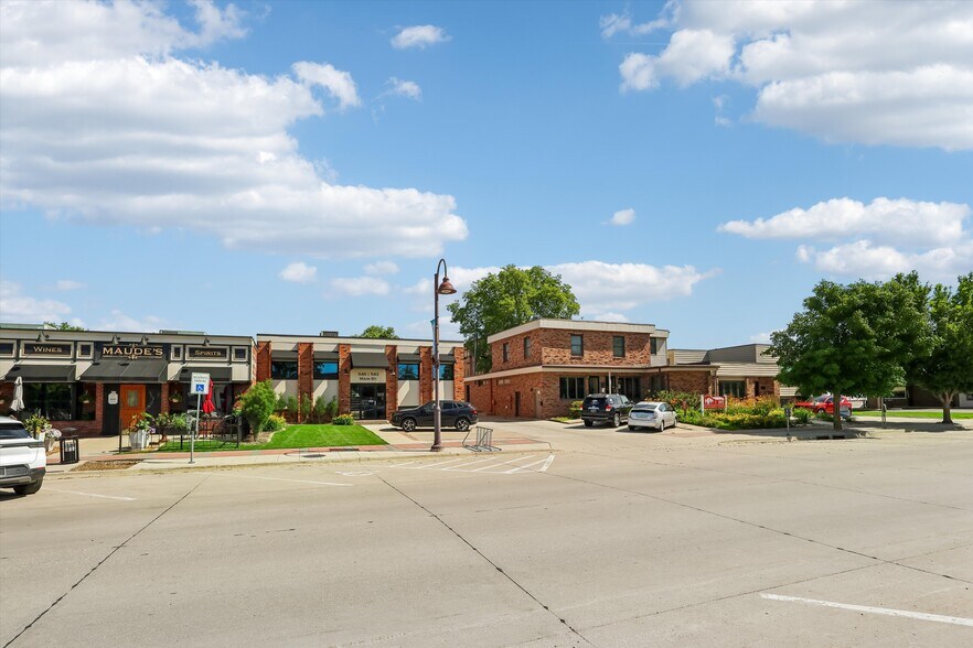 More Photos Of 535 Main St, Ames Office For Lease