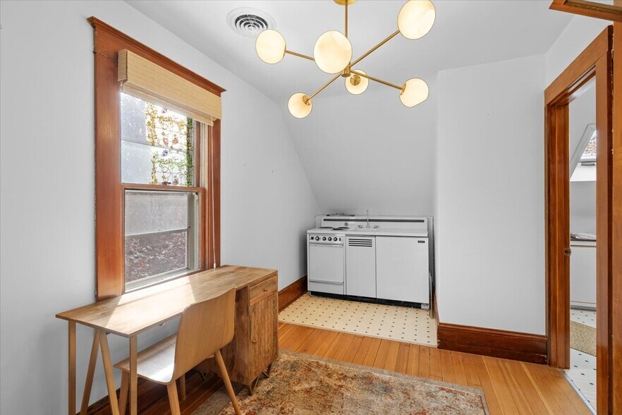 More Photos Of 139 SW I St, Grants Pass Specialty For Sale