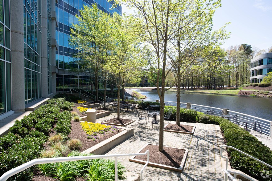 More Photos Of 300 Arboretum Pl, Richmond Office For Lease