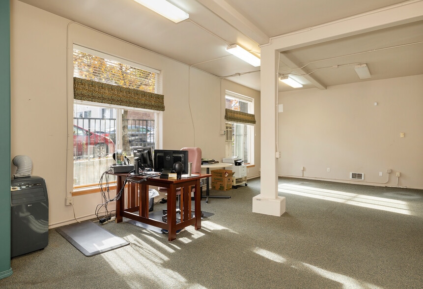 More Photos Of 3408 NE 65th St, Seattle Office Residential For Sale